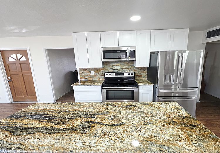 1002 E Las Palmaritas Dr photo 4