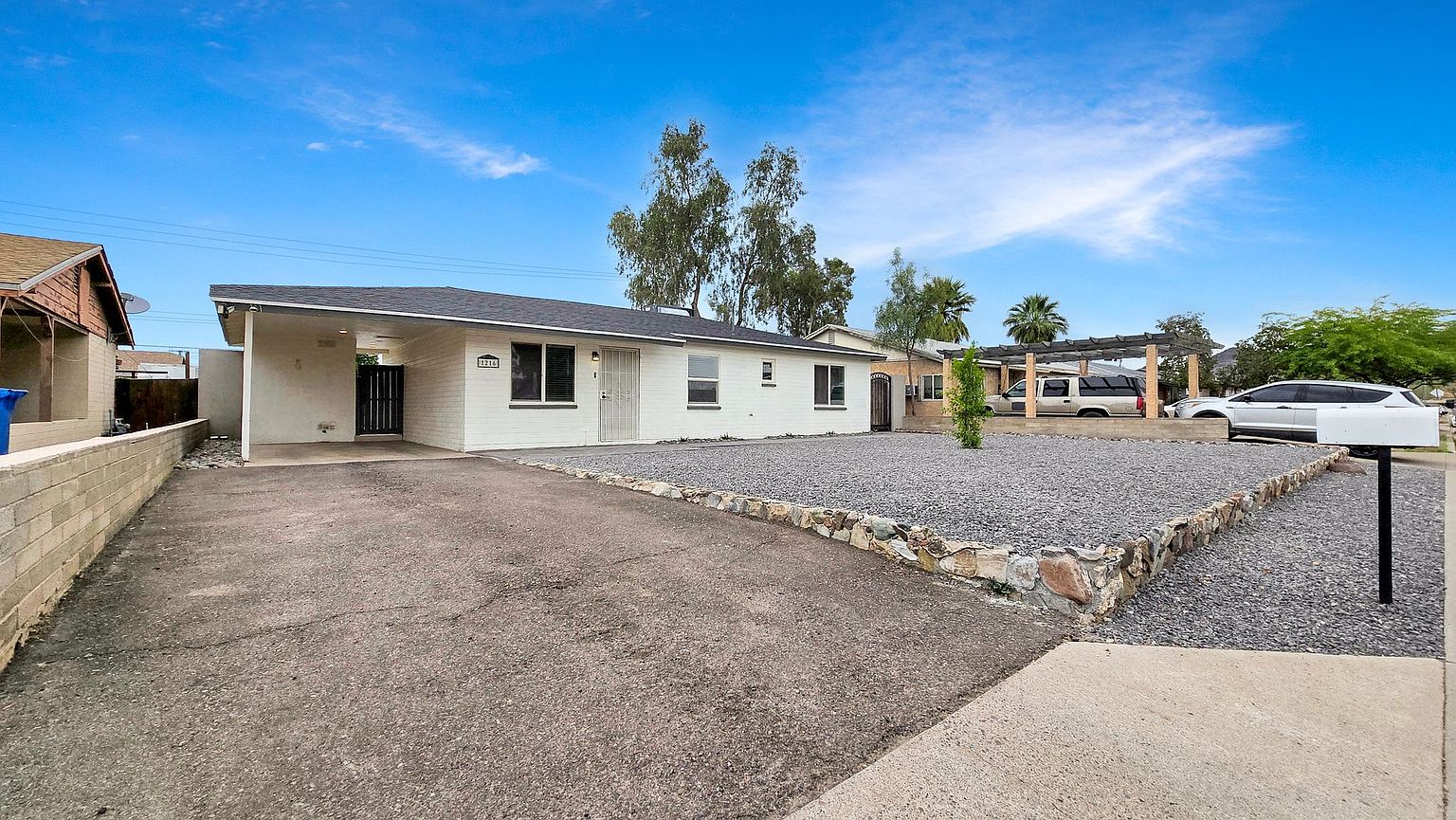 1216 E Desert Park Ln Phoenix, AZ 85020 photo 5