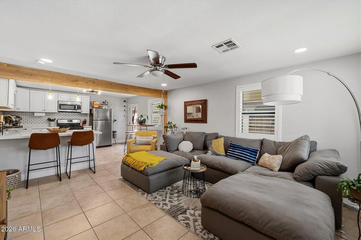 1324 E Orangewood Ave photo 4