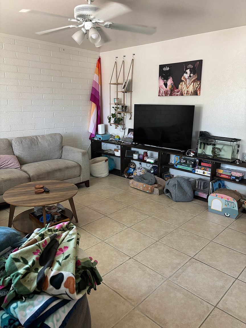205 E Butler Dr photo 2