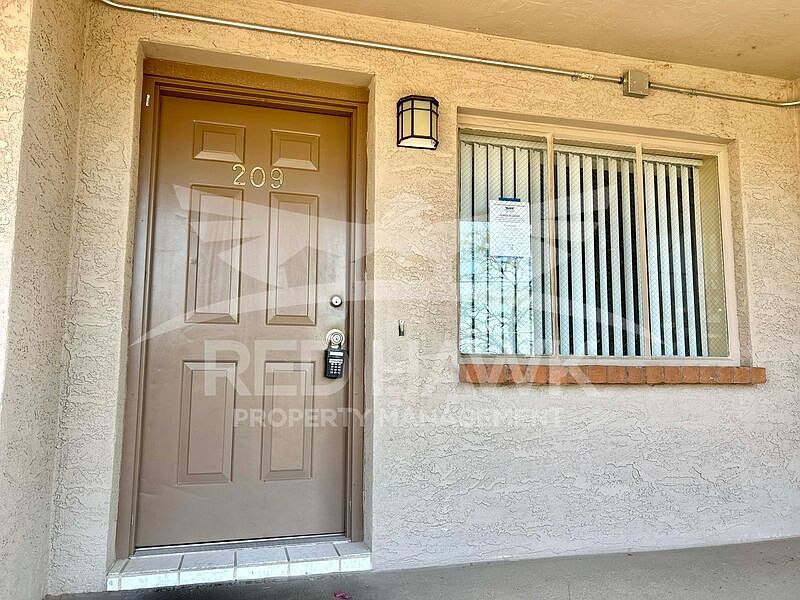 LJ Phoenician Properties Condo and House photo 5