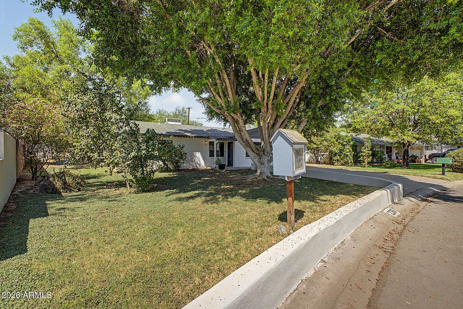 238 W Alice Ave photo 3