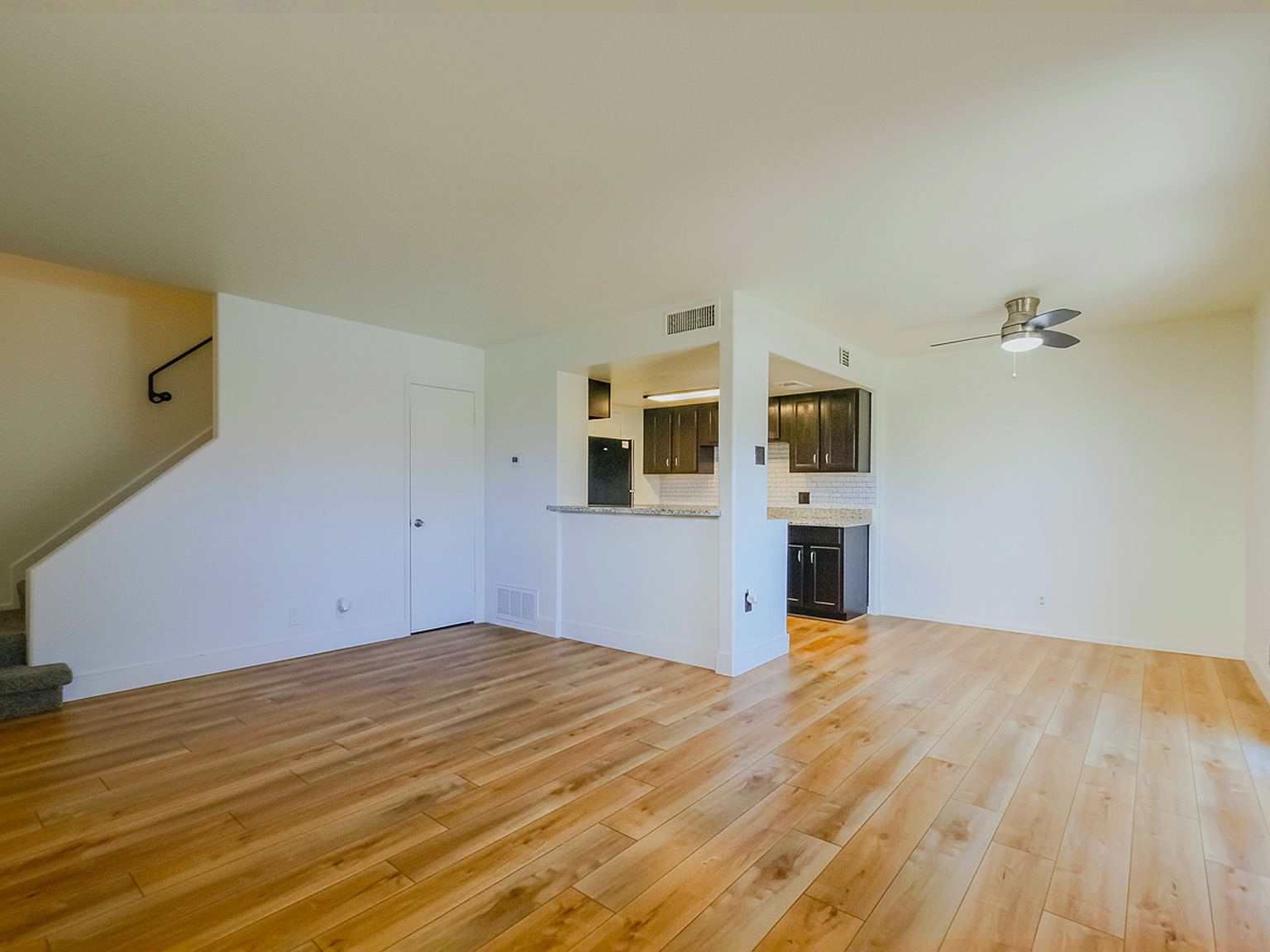 1219 E Townley Ave photo 2