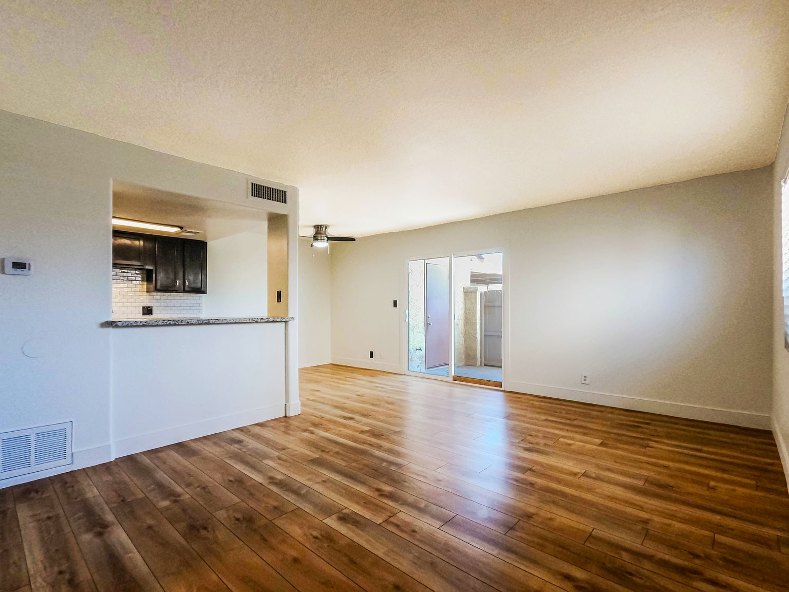 1219 E Townley Ave photo 3