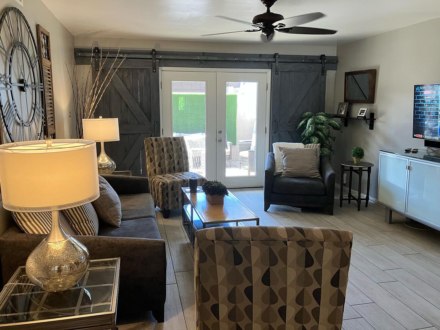 1450 E Bethany Home Rd Phoenix, AZ 85014 photo 3