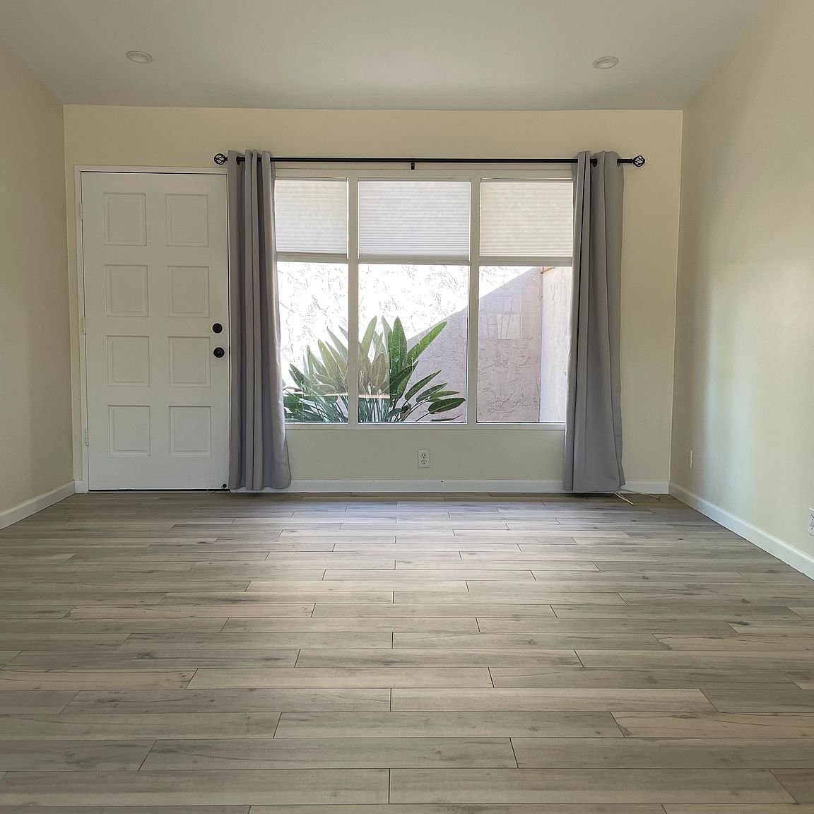 1320 E Bethany Home Rd Phoenix, AZ 85014 photo 2