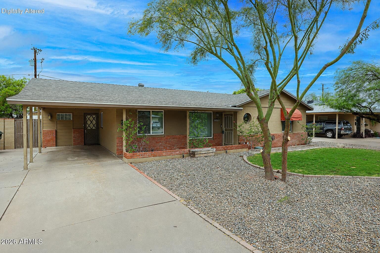 1005 E Cavalier Dr Phoenix, AZ 85014 photo 2