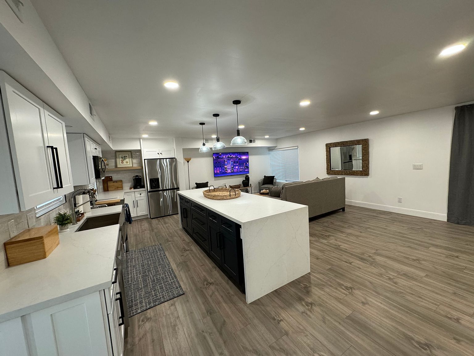 2 Weeks Free...move In Special! Spacious 3-bedroom Condo In Prime North Central Location! photo 4