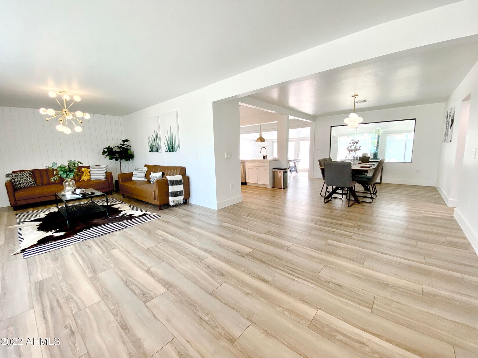 541 W Marlette Ave photo 4
