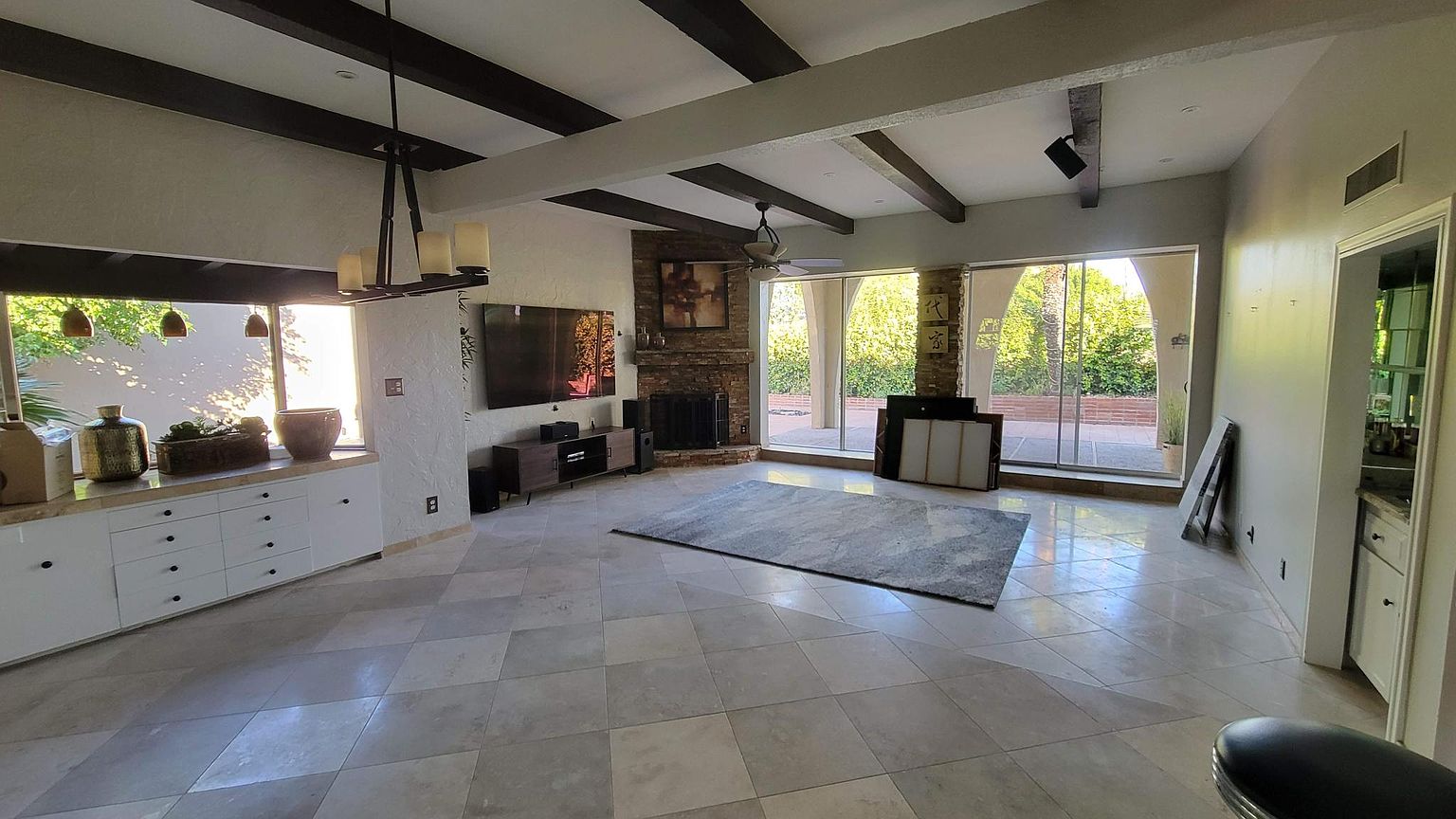 1542 E Solano Dr Phoenix, AZ 85014 photo 4