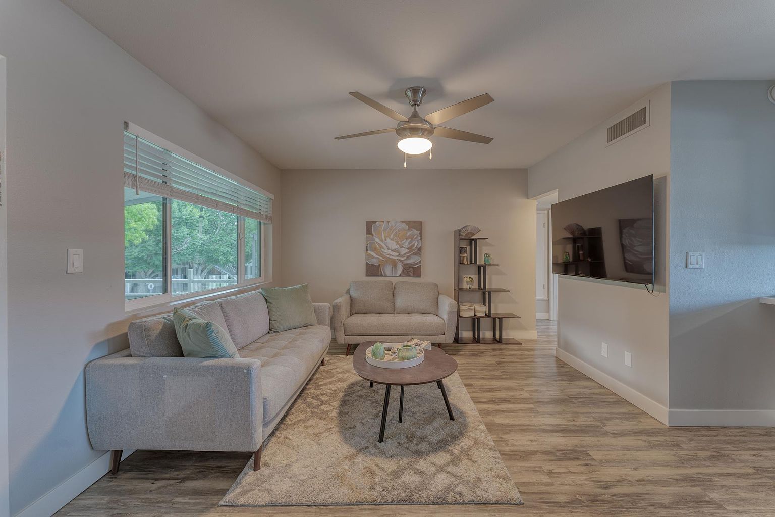 721 E Montebello Ave Phoenix, AZ 85014 photo 5
