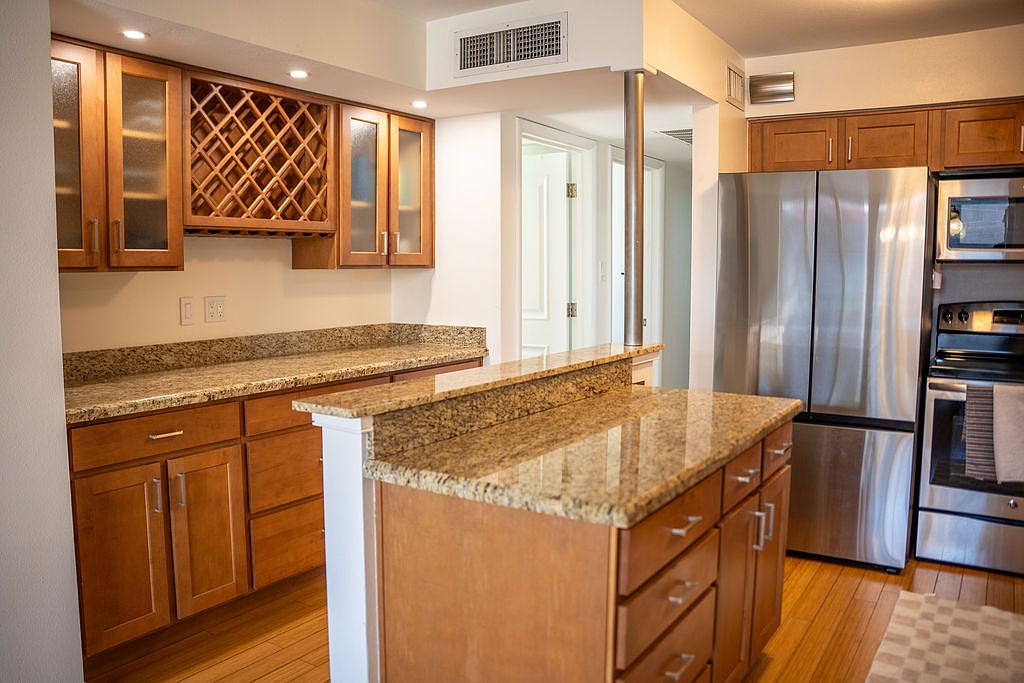 1225 E Medlock Dr photo 5