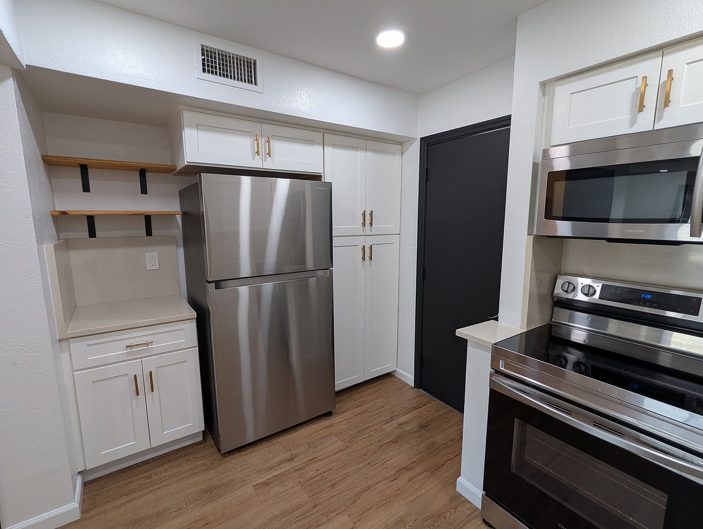 810 E Colter St Phoenix, AZ 85014 photo 2