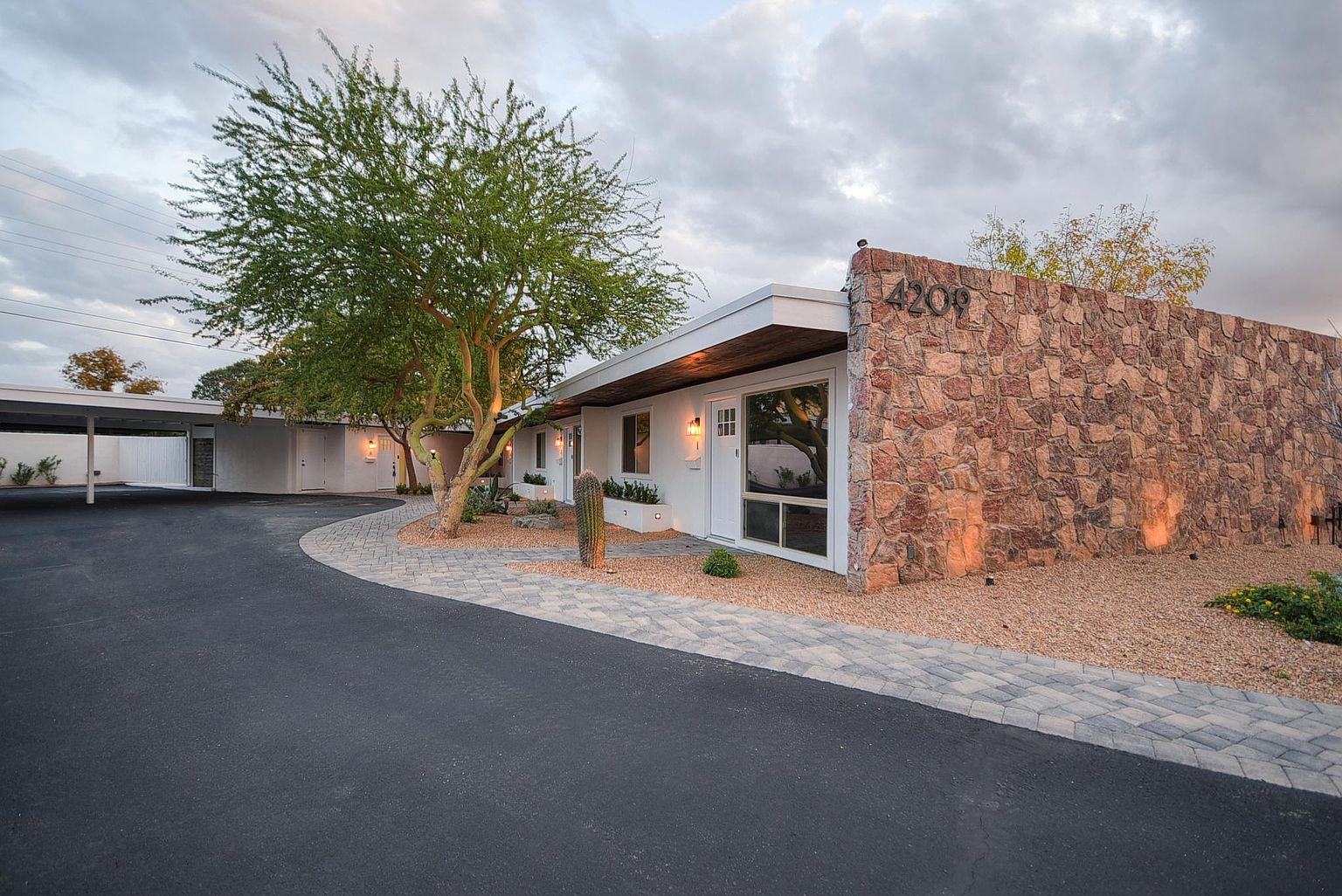 4209 N 31st Pl photo 3