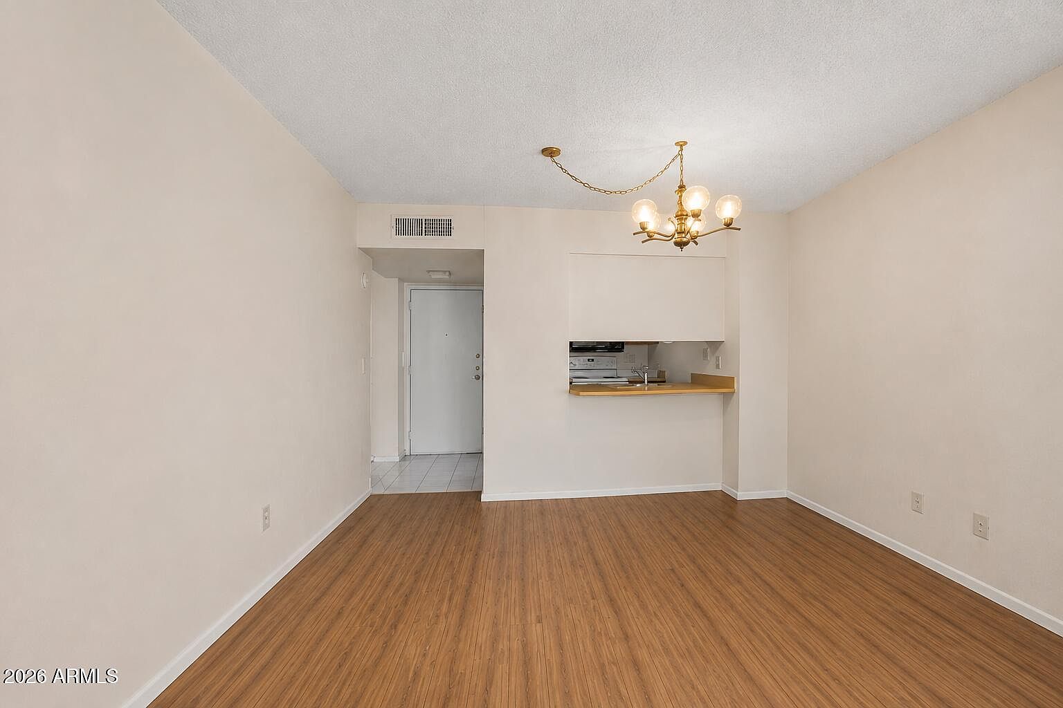 3033 E Devonshire Ave photo 2