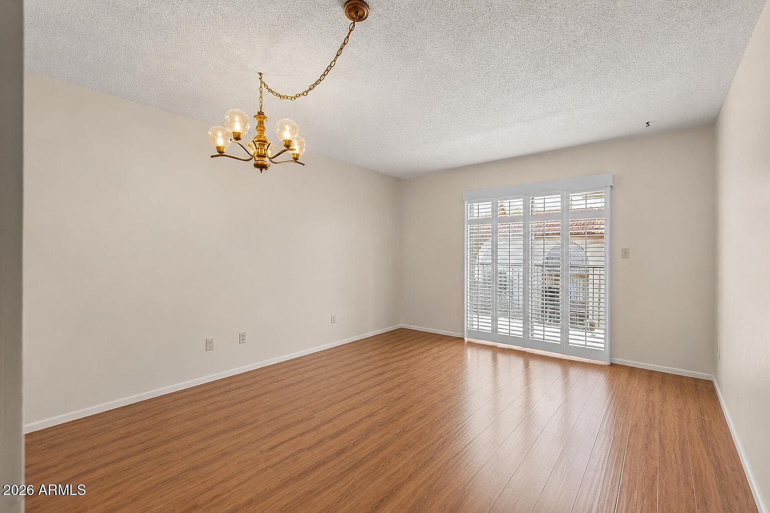 3033 E Devonshire Ave photo 3