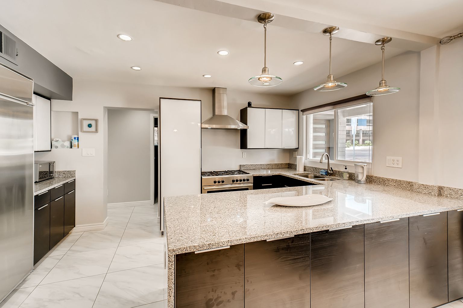 2401 E Elm St Phoenix, AZ 85016 photo 2