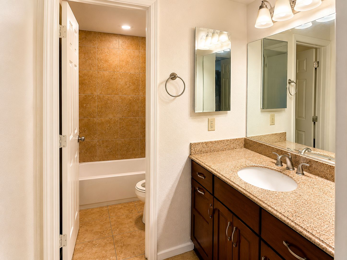 2228 E Campbell Ave Phoenix, AZ 85016 photo 2
