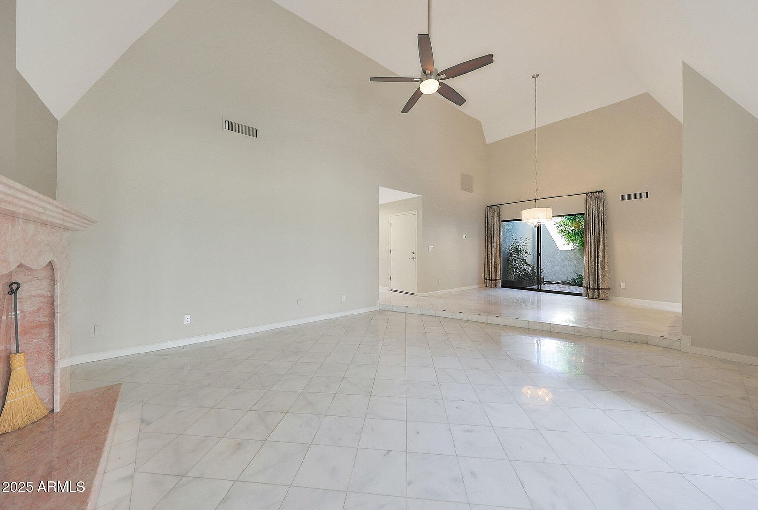 2422 E Oregon Ave Phoenix, AZ 85016 photo 5