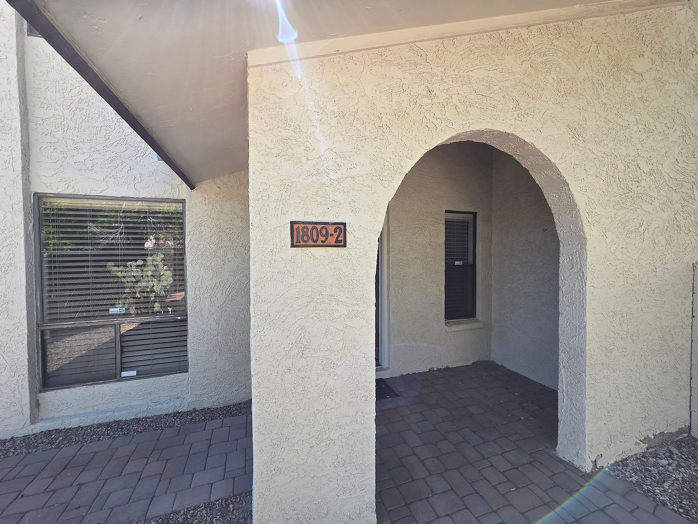 1809 E FRIER Dr Phoenix, AZ 85020 photo 2