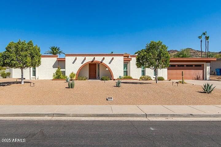 3357 E Hatcher Rd Phoenix, AZ 85028 photo 2