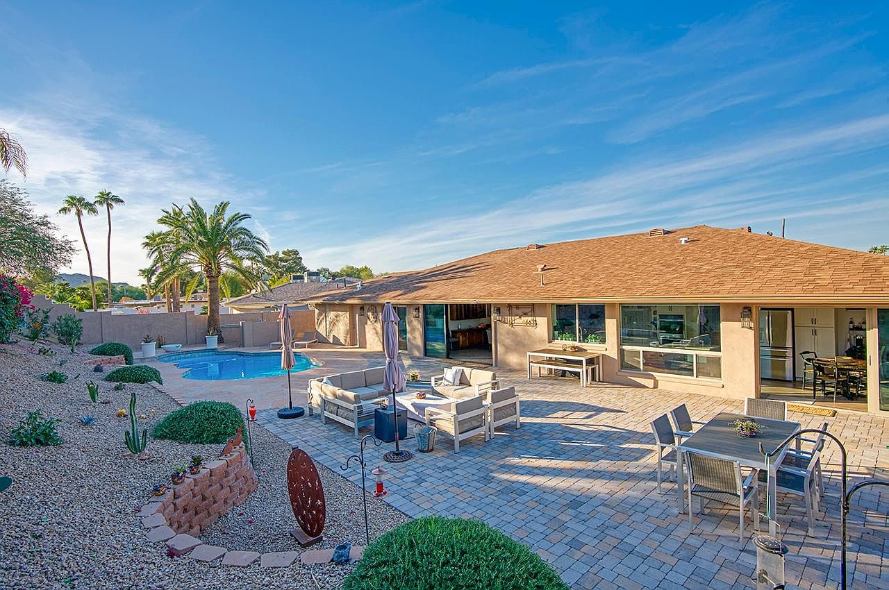 3337 E Las Rocas Dr Phoenix, AZ 85028 photo 2