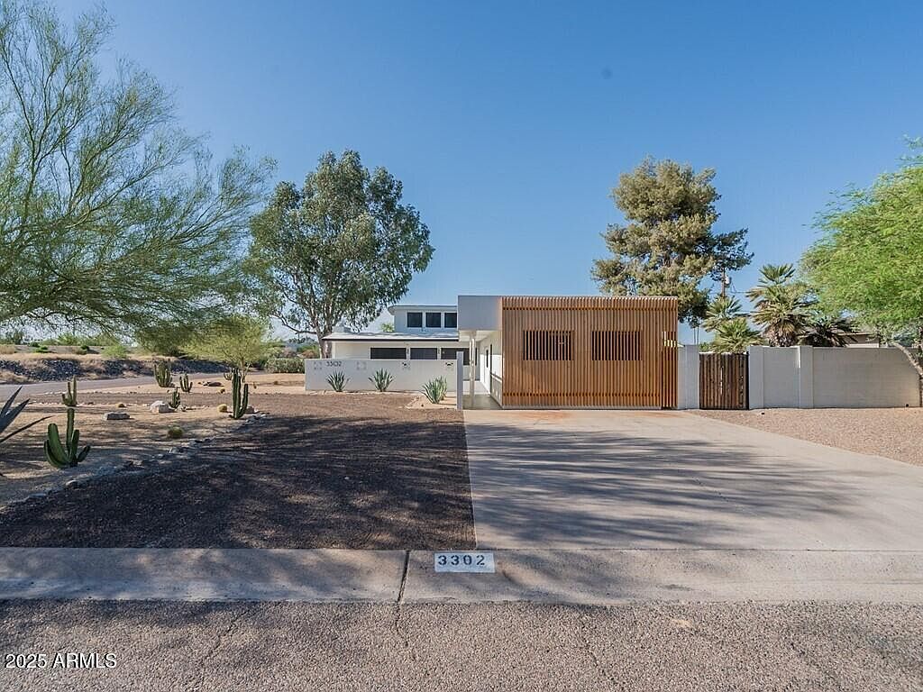 3302 E Turquoise Ave Phoenix, AZ 85028 photo 2