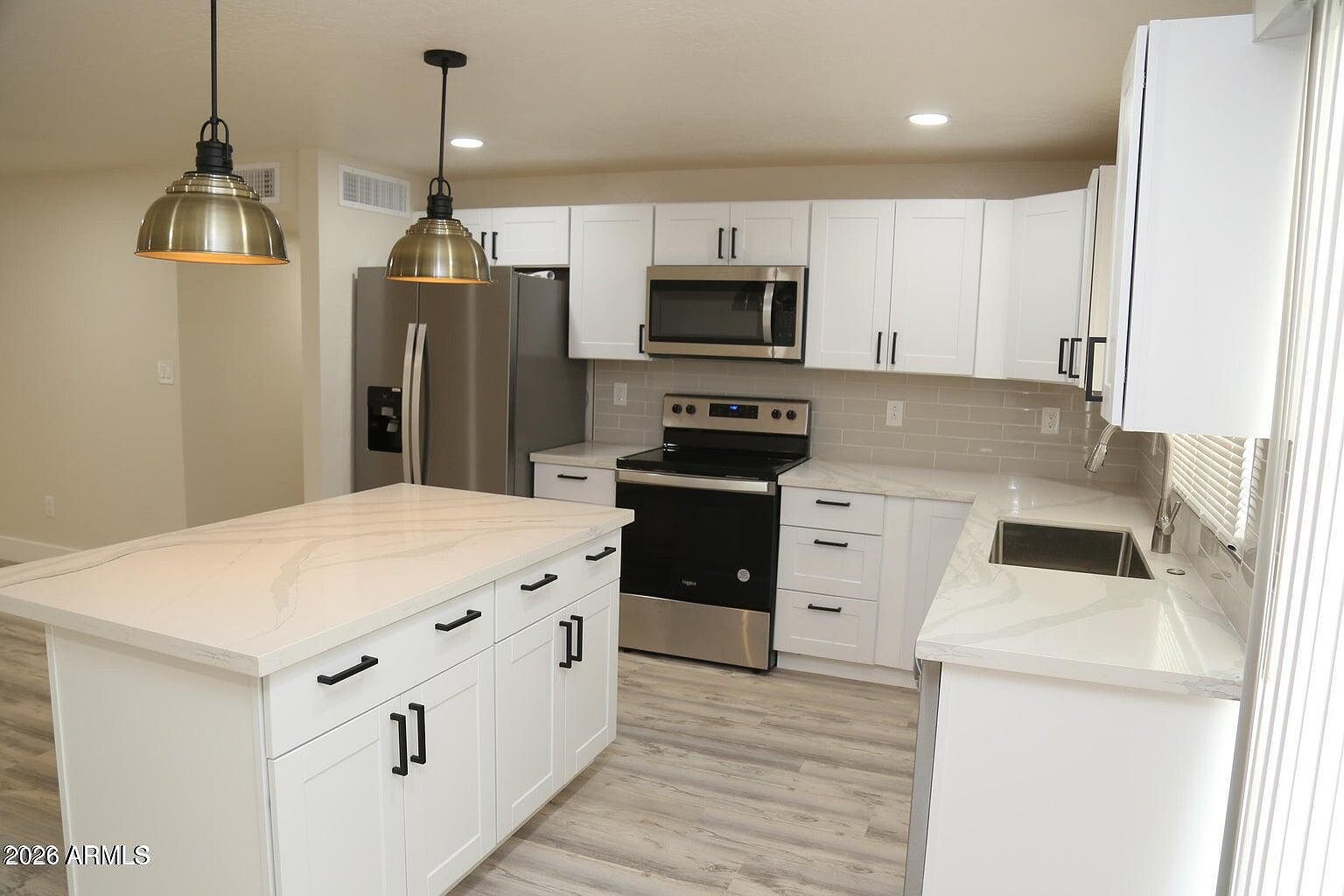 3737 E Eugie Ave Phoenix, AZ 85032 photo 2