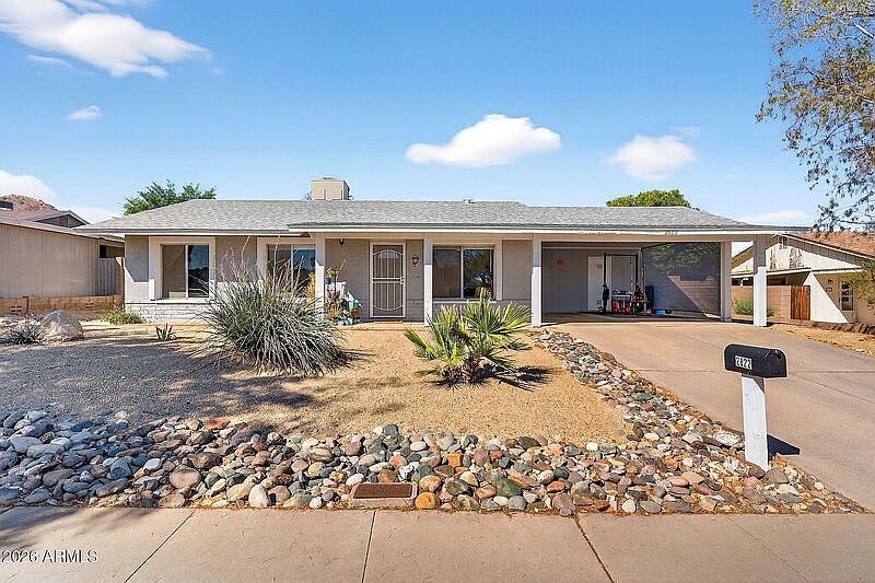 2822 E Willow Ave Phoenix, AZ 85032 photo 2
