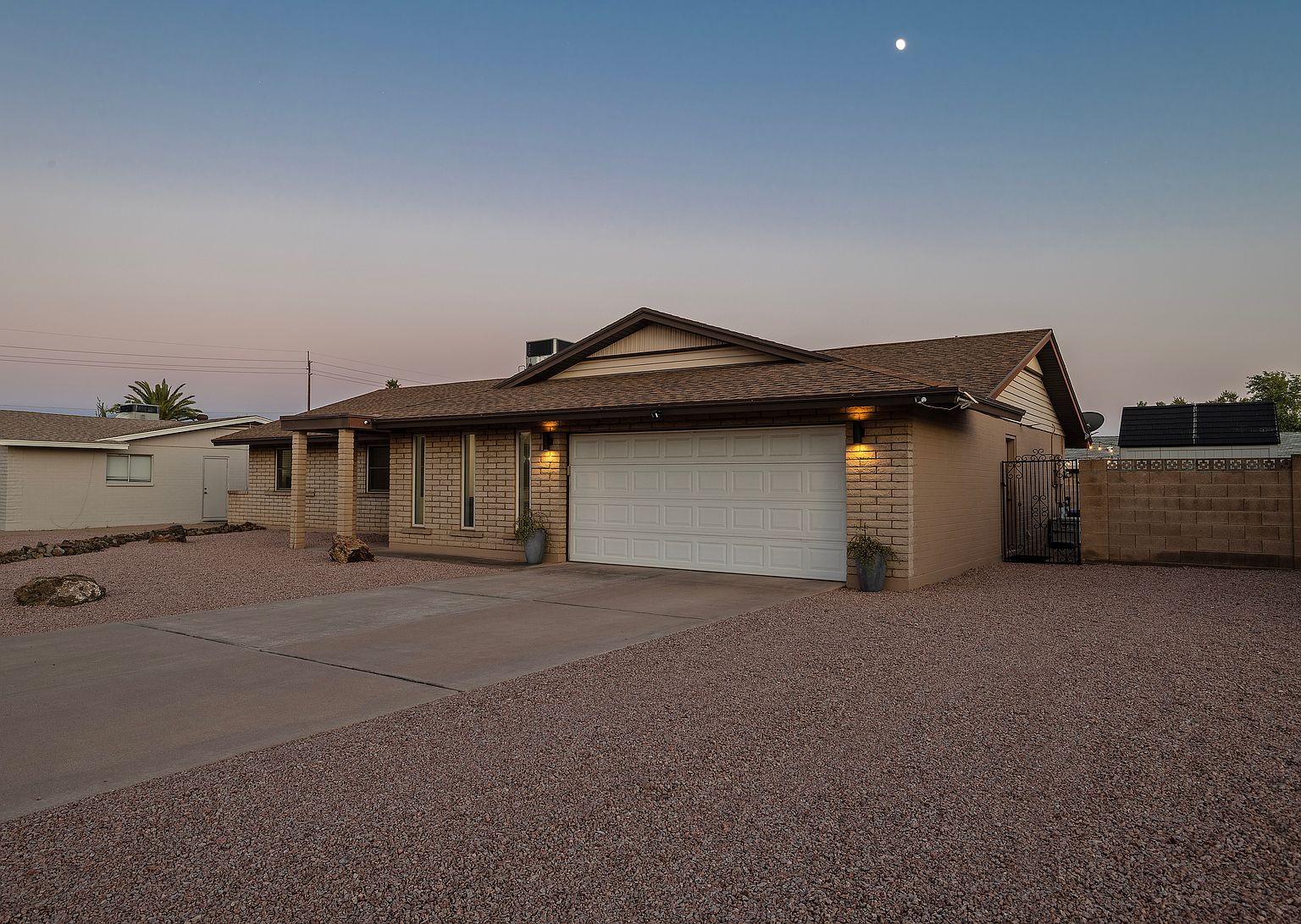 3121 E Sierra St photo 3