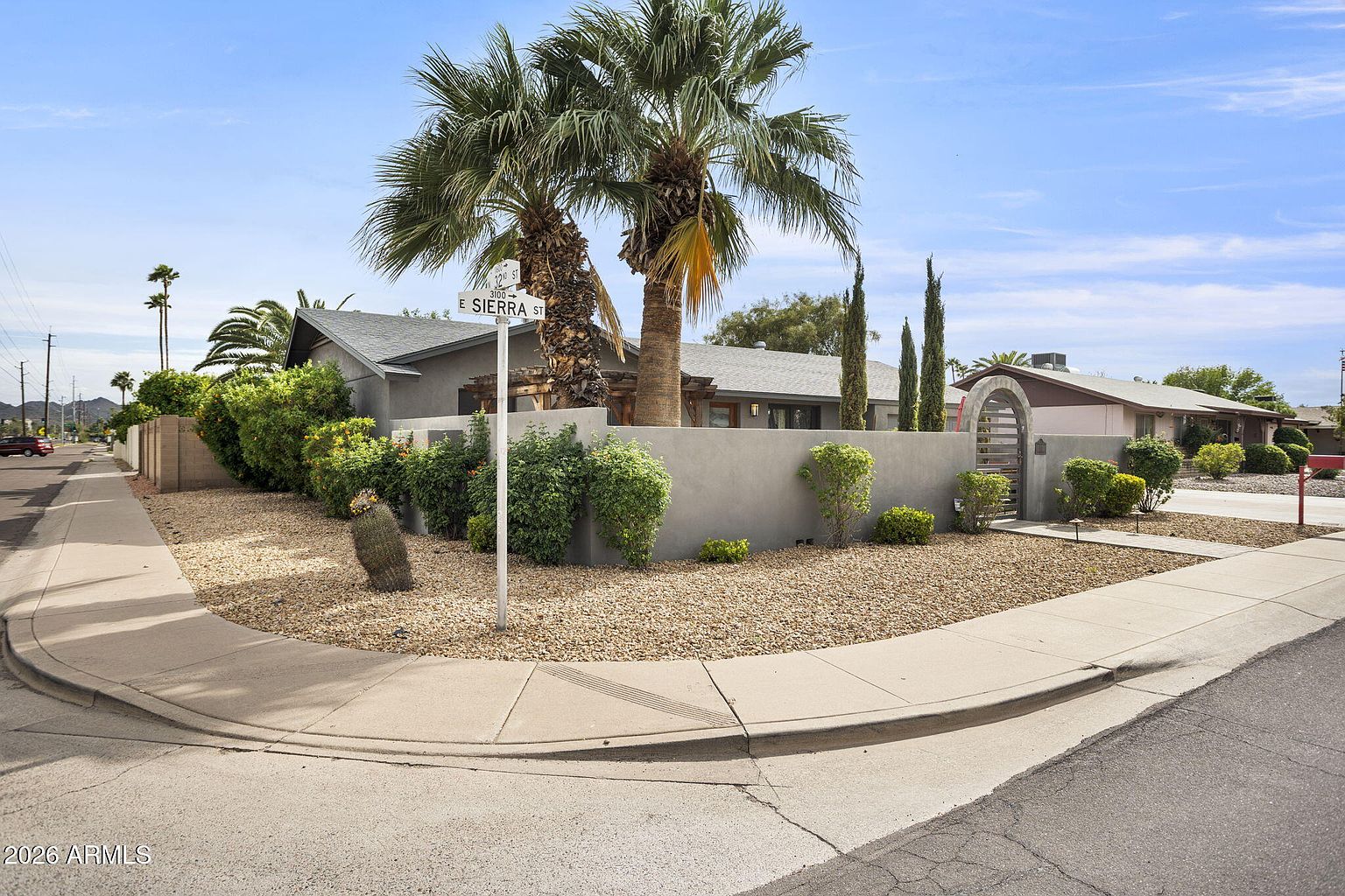 3141 E Sierra St Phoenix, AZ 85028 photo 4