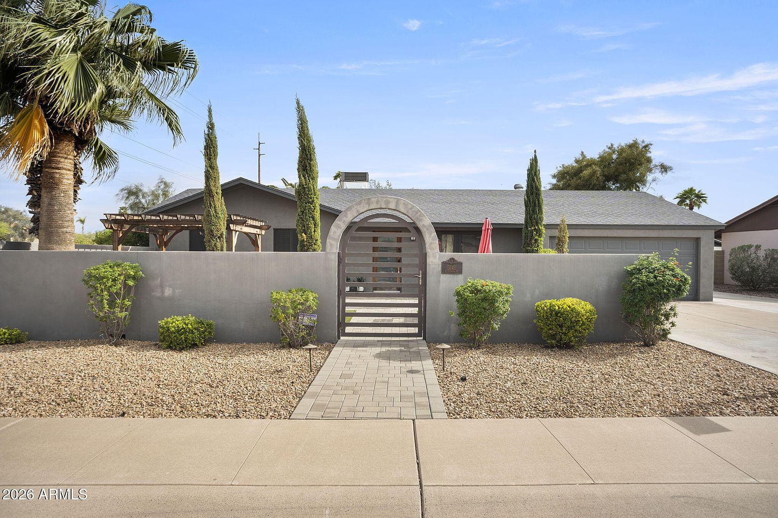 3141 E Sierra St Phoenix, AZ 85028 photo 2