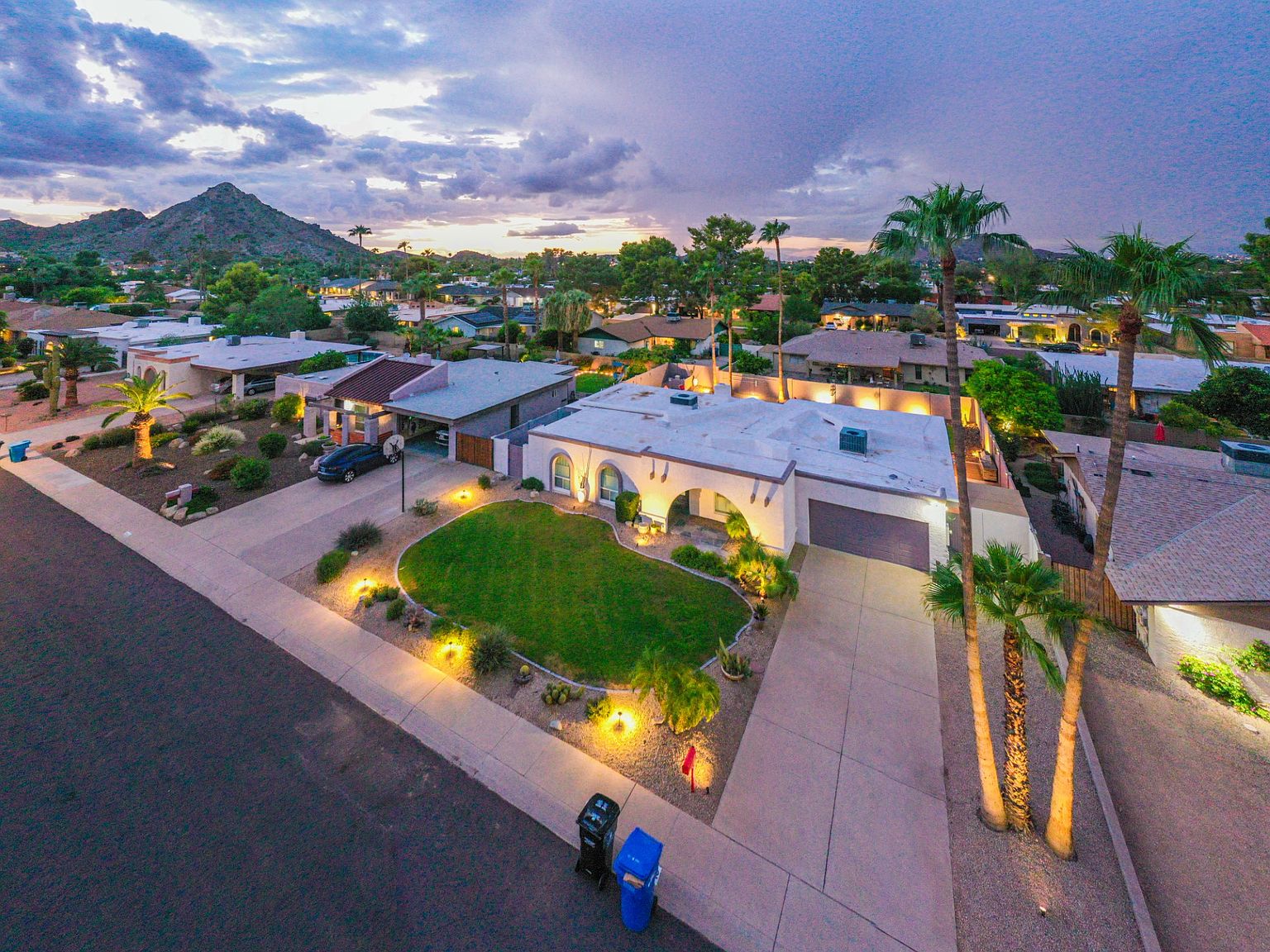 2532 E Desert Cove Ave photo 4
