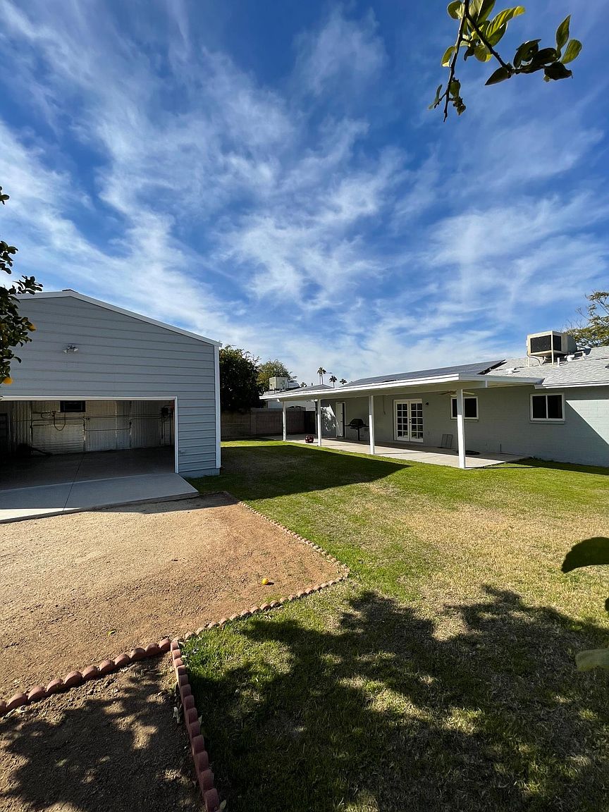 3443 E Poinsettia Dr photo 3