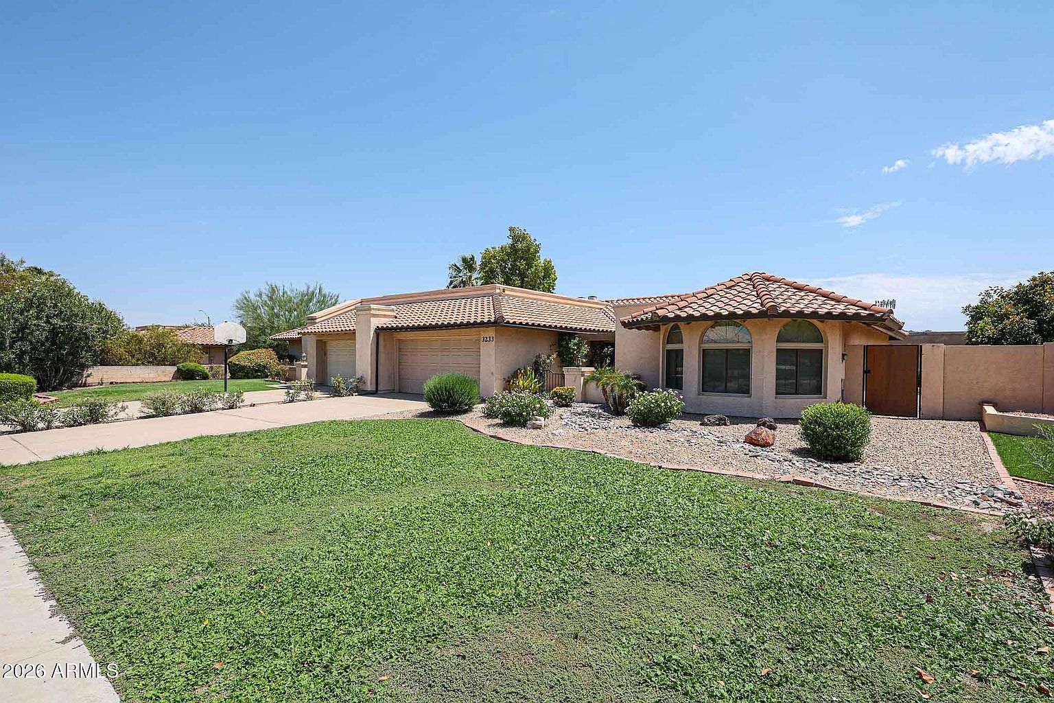 3233 E Desert Cove Ave photo 5