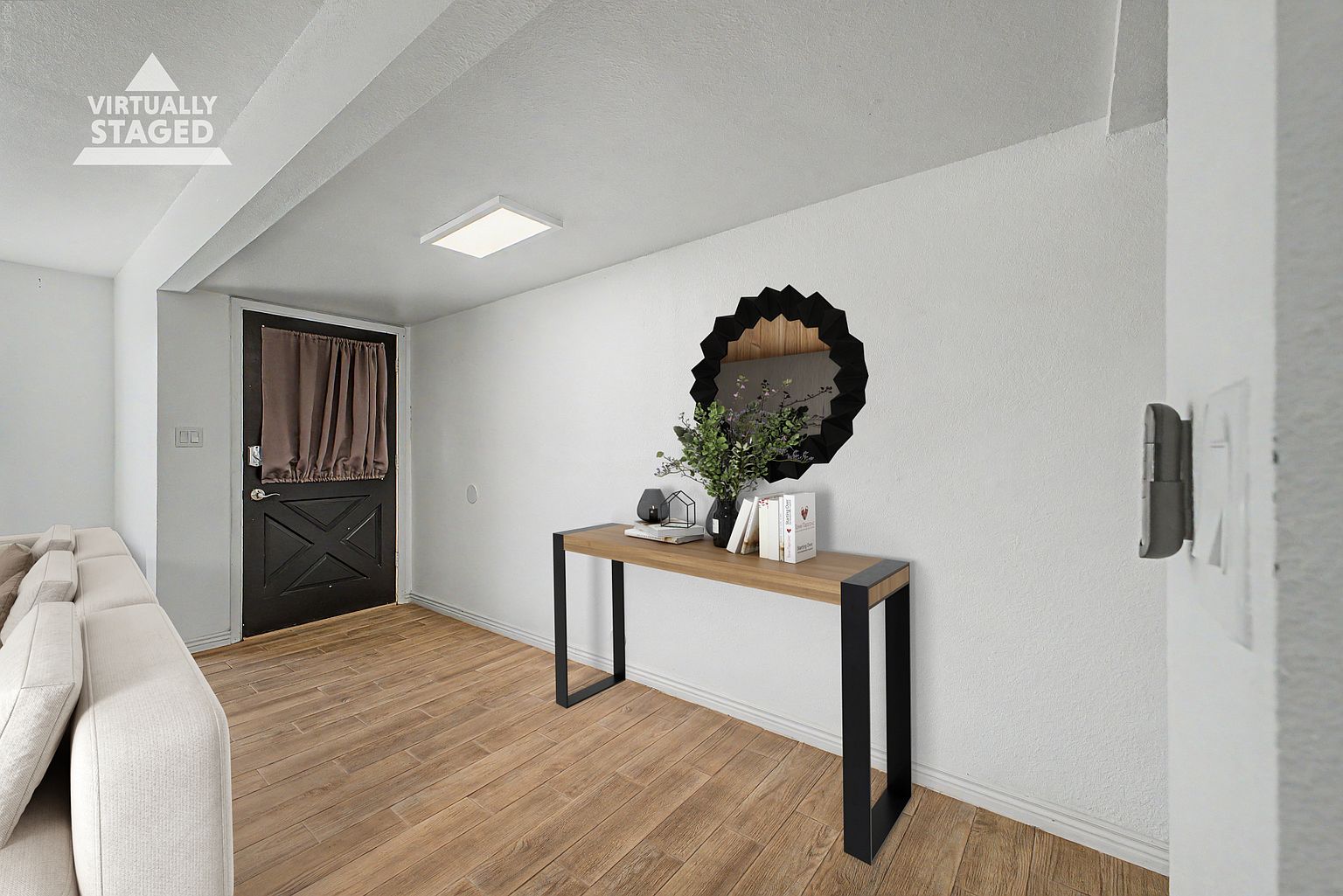 3922 E Sahuaro Dr photo 3