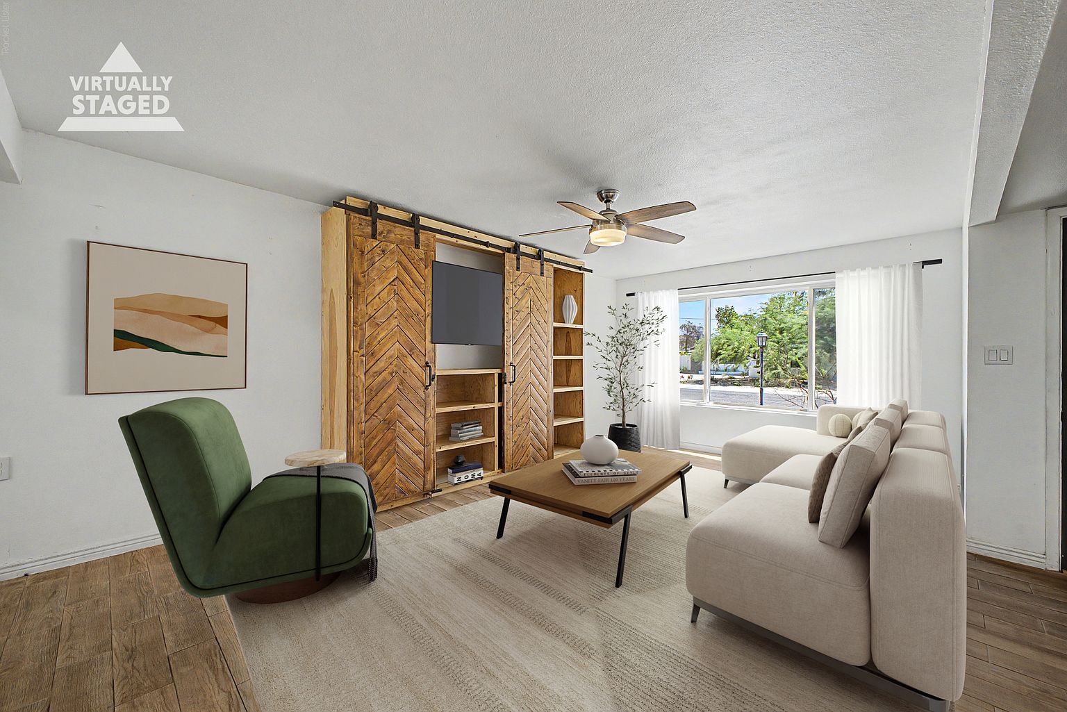3922 E Sahuaro Dr photo 5
