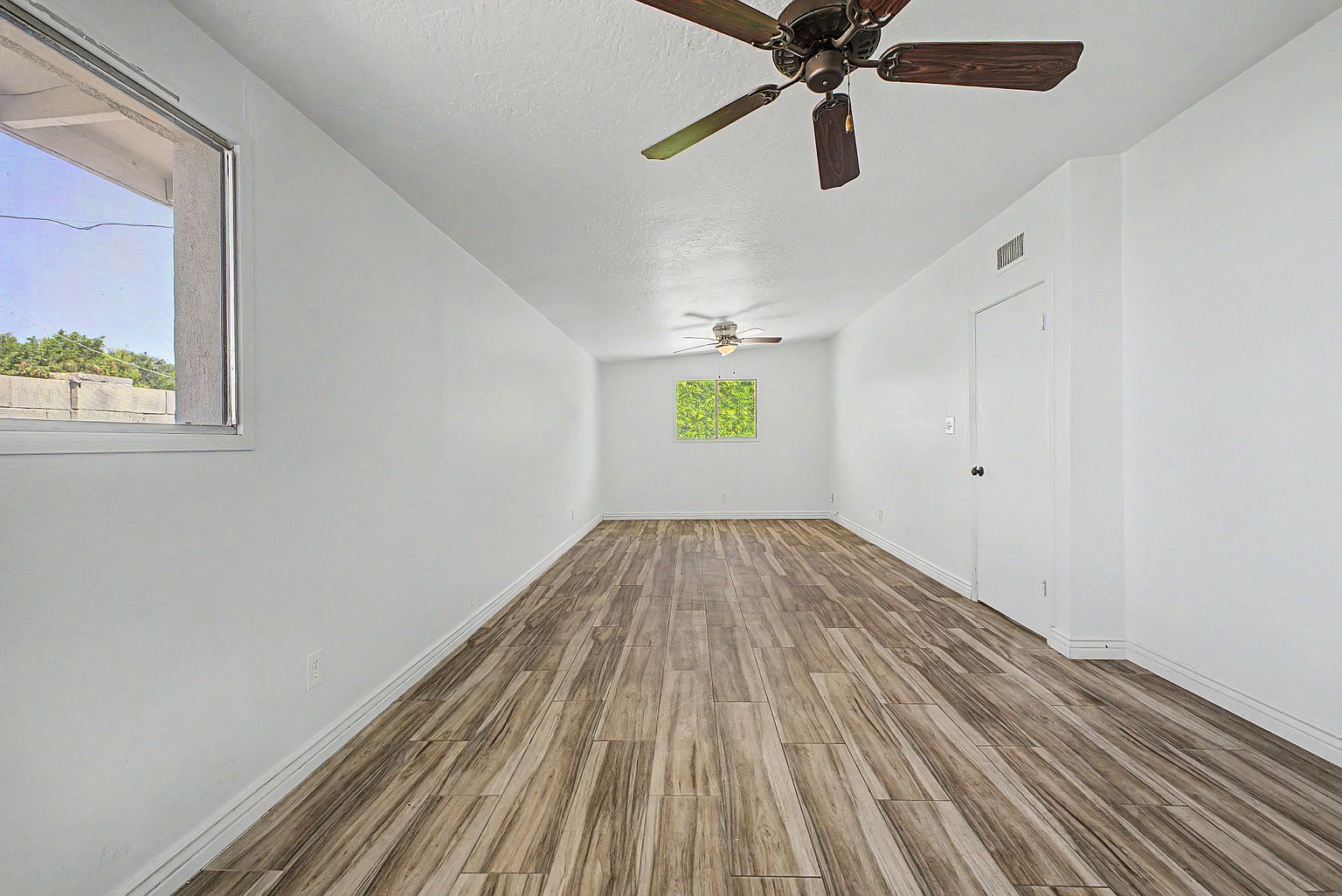 3650 E Poinsettia Dr photo 4