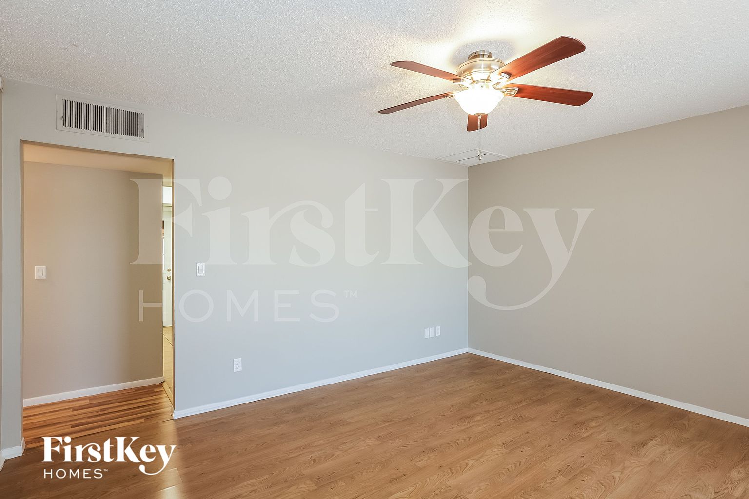 2333 E Sylvia St photo 5