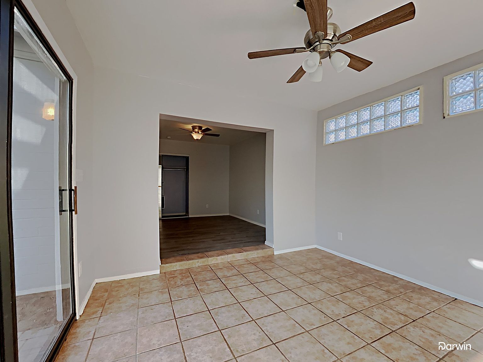 2440 E Dahlia Dr photo 4