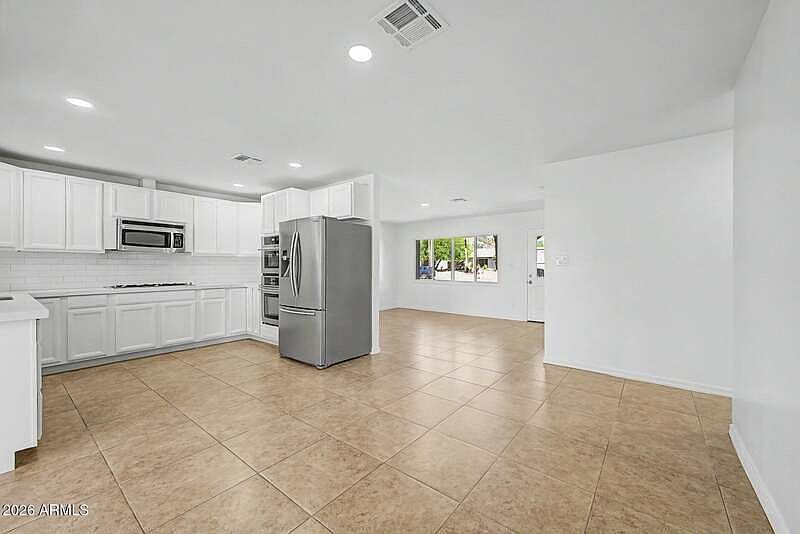 2601 E Dahlia Dr Phoenix, AZ 85032 photo 2