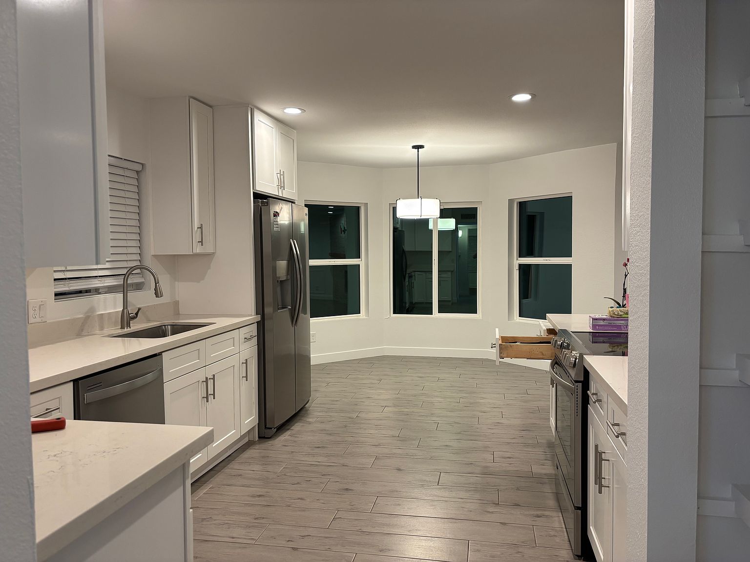 3902 E Windrose Dr photo 5