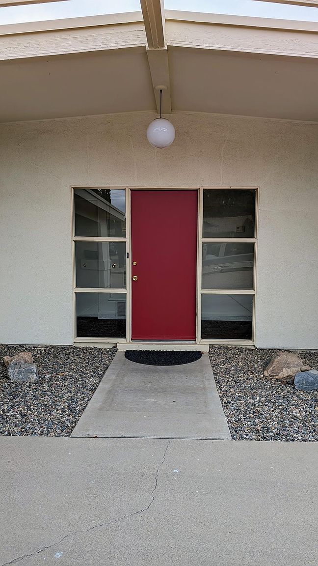 3944 E Desert Cove Ave photo 2