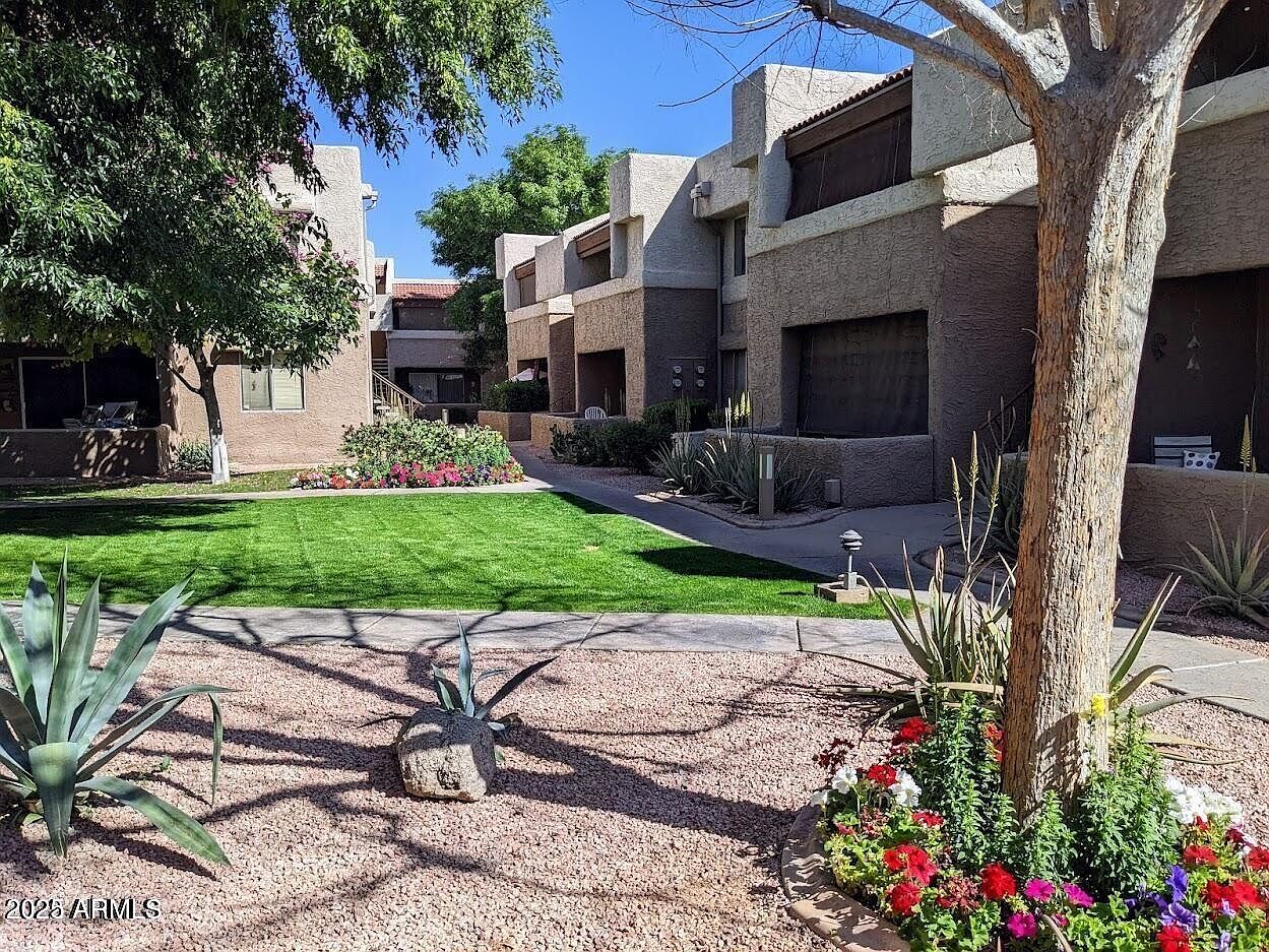 4554 E Paradise Village Pkwy N Phoenix, AZ 85032 photo 4