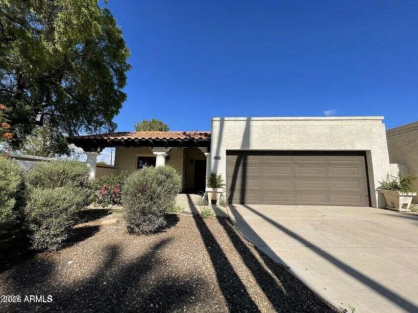 12847 N 40th Way photo 2