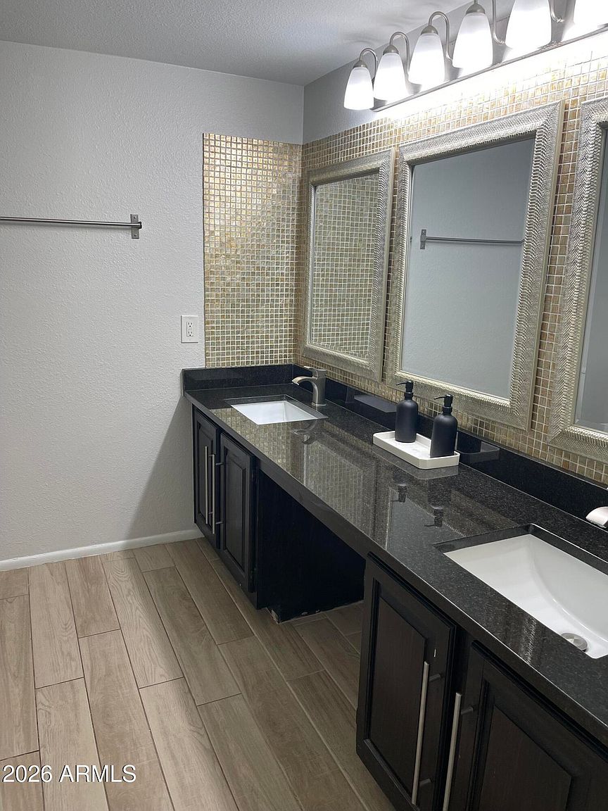 12847 N 40th Way photo 5
