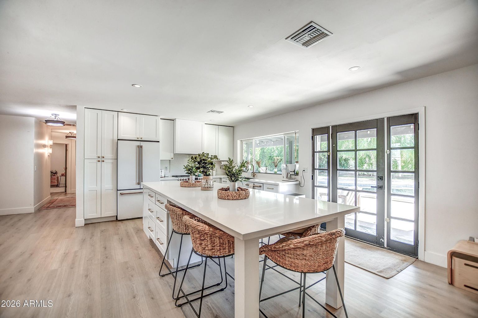 4011 E Hancock Dr photo 3