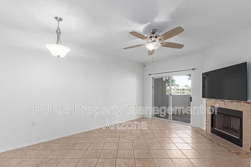 10401 N 52nd St #C115 photo 3