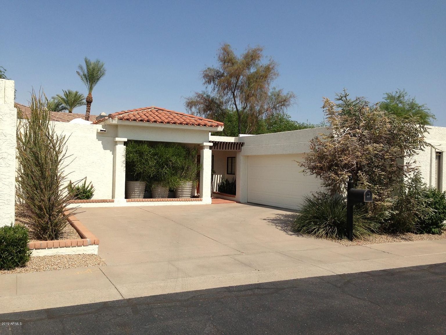 4819 N 35th Pl Phoenix, AZ 85018 photo 2