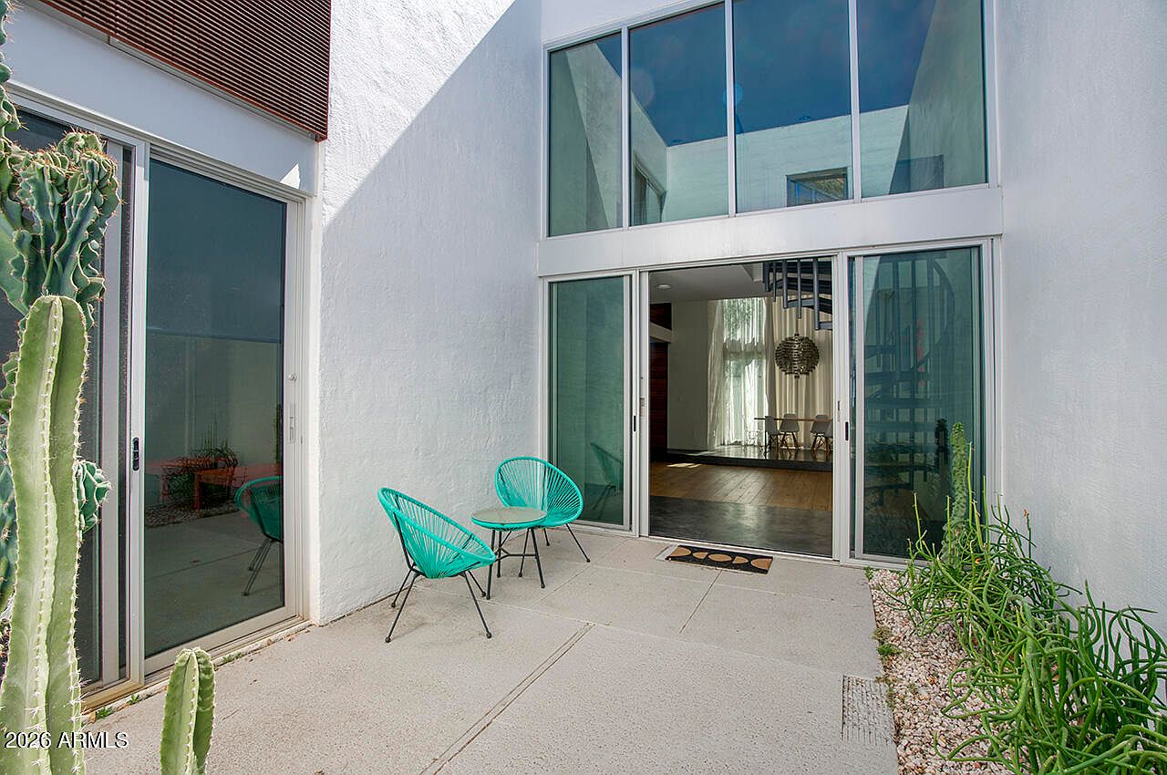 3261 E Camelback Rd Phoenix, AZ 85018 photo 4